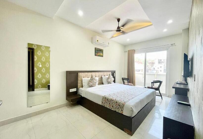 Bagga Kuteer ! Haridwar होटल बग्गा कुटीर ஹோட்டல் பக்கா குடிசை Fully Air Conditioned Hotel, Lift Wifi