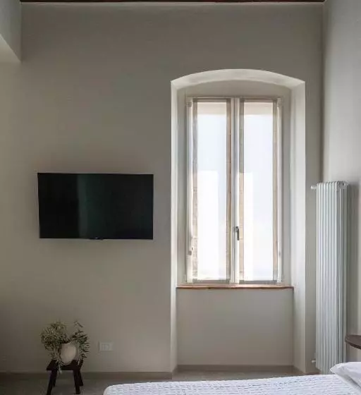 تختخواب و صبحانه The Lake Suites   Luxury Stay In Lazise