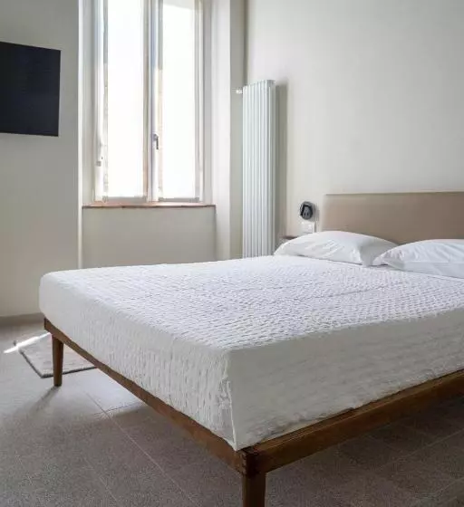 تختخواب و صبحانه The Lake Suites   Luxury Stay In Lazise