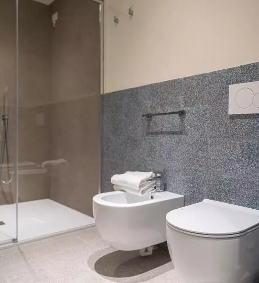 تختخواب و صبحانه The Lake Suites   Luxury Stay In Lazise