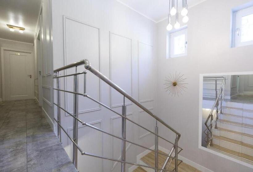 هتل Complex Turistic Veverita