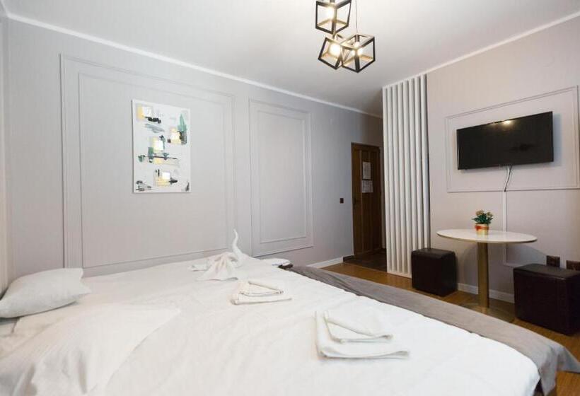 هتل Complex Turistic Veverita