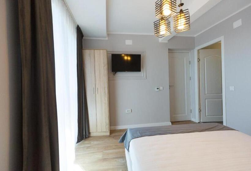 هتل Complex Turistic Veverita