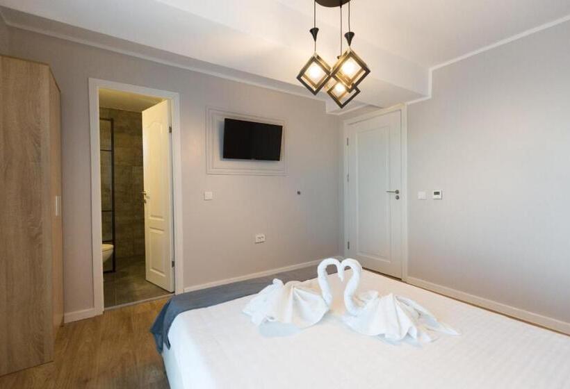 هتل Complex Turistic Veverita