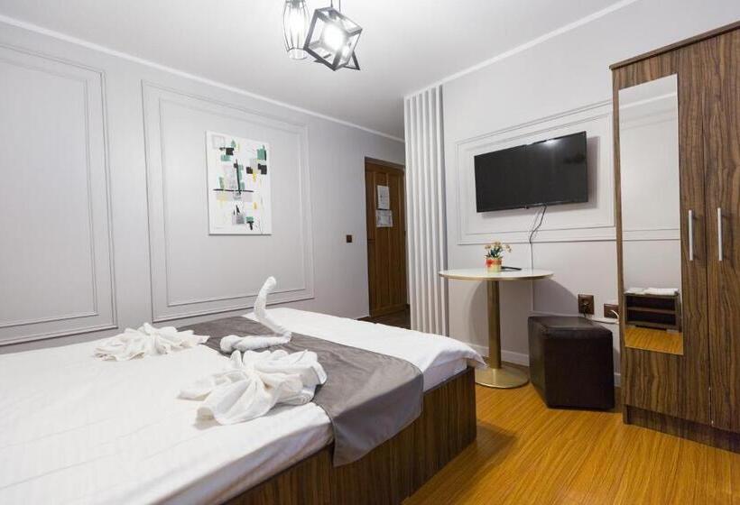 هتل Complex Turistic Veverita