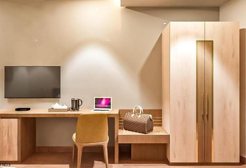 Hotel Hari International