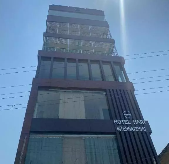 Hotelli Hari International