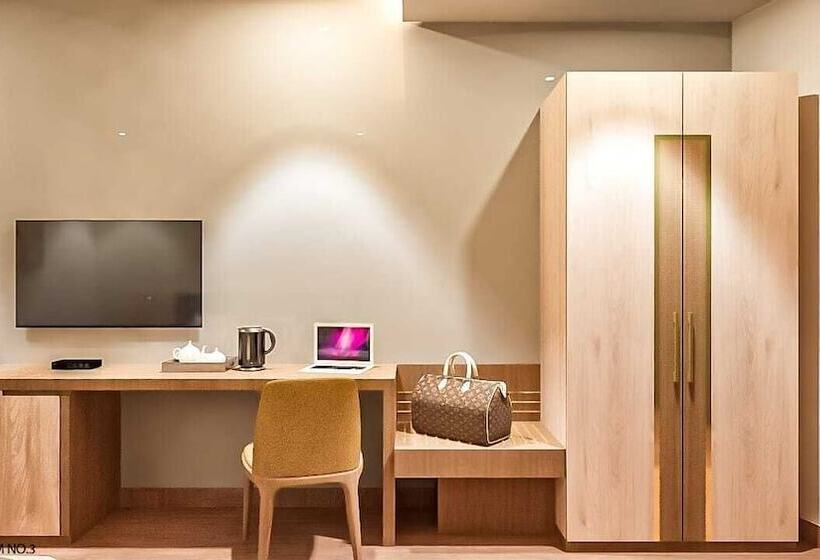 Hotel Hari International