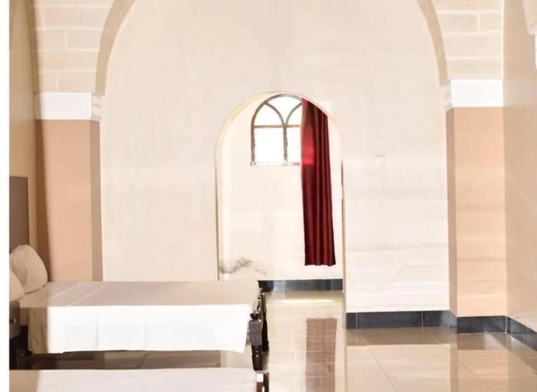 هتل L A Bendera S Beach