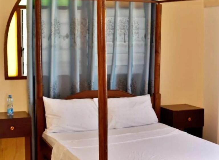 هتل L A Bendera S Beach