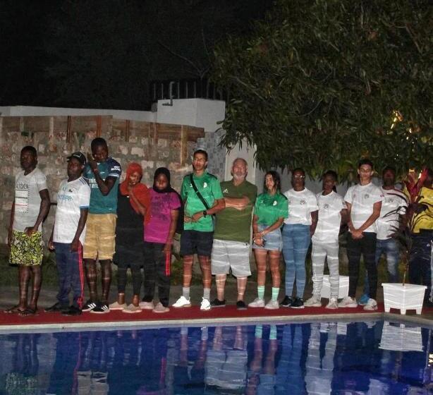 هتل L A Bendera S Beach