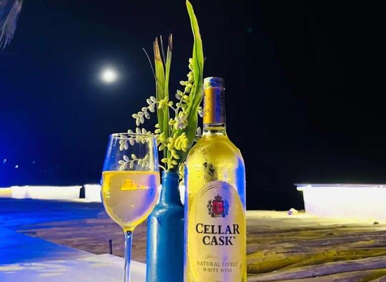 هتل L A Bendera S Beach