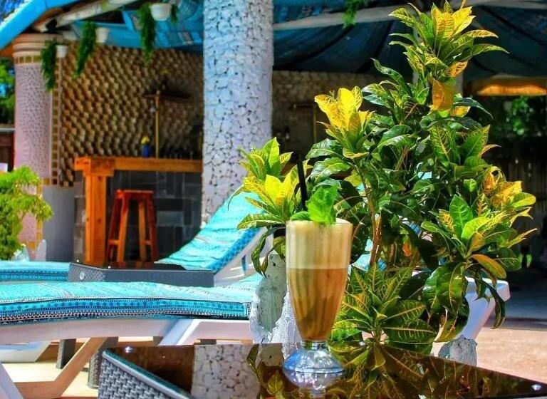 هتل L A Bendera S Beach