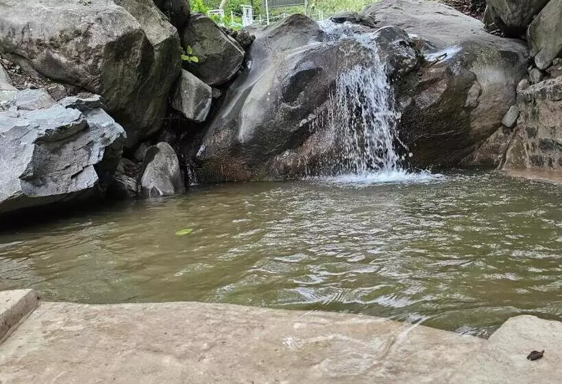 Hotelli On The Rocks