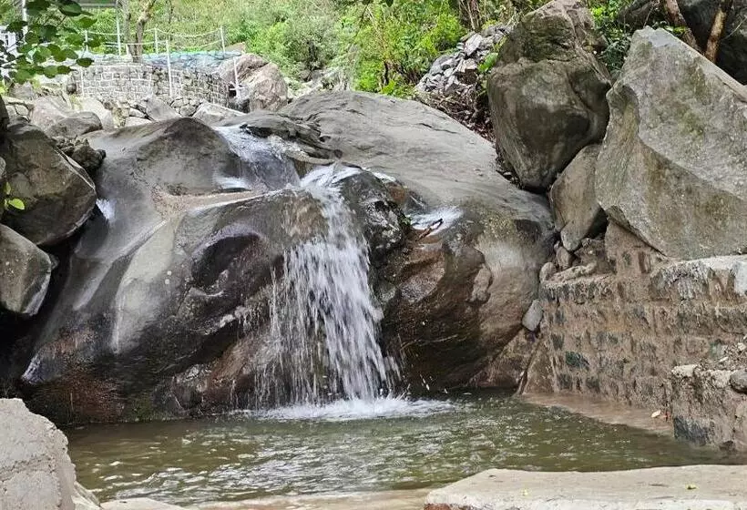 Hotelli On The Rocks