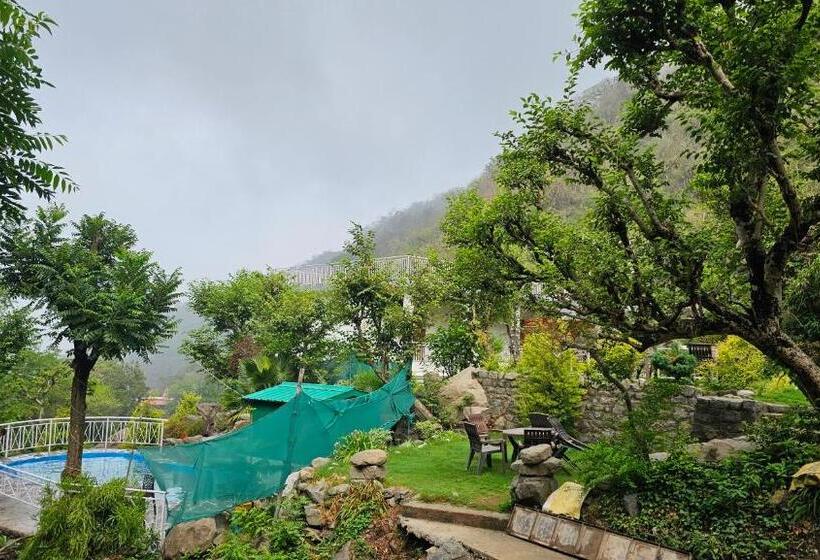 فندق On The Rocks