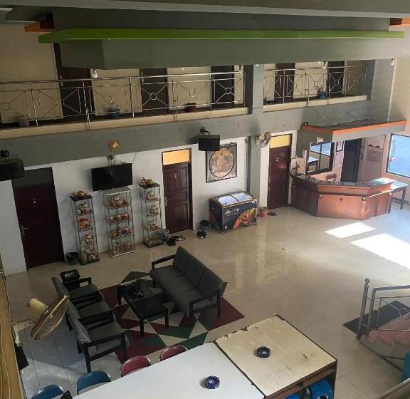 בית מלון כפרי Surya Abadi Guest House Syariah