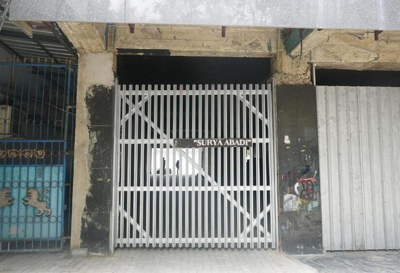 בית מלון כפרי Surya Abadi Guest House Syariah