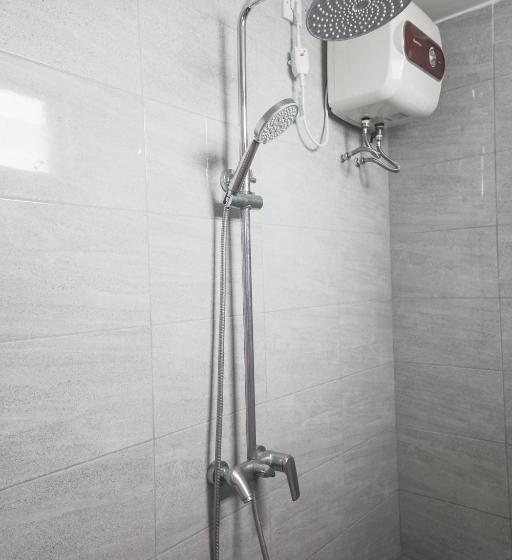 בית מלון כפרי Surya Abadi Guest House Syariah