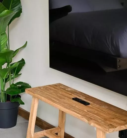 ホテル Van Heeckeren City Centre Jacuzzi Lofts