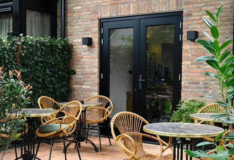 ホテル Van Heeckeren City Centre Jacuzzi Lofts