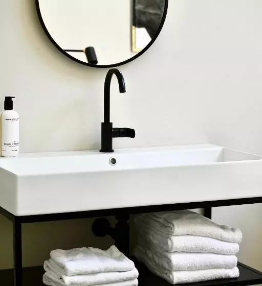 ホテル Van Heeckeren City Centre Jacuzzi Lofts