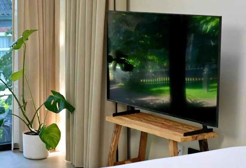 ホテル Van Heeckeren City Centre Jacuzzi Lofts