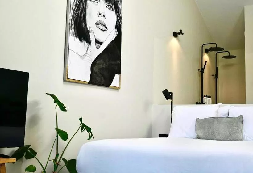 ホテル Van Heeckeren City Centre Jacuzzi Lofts