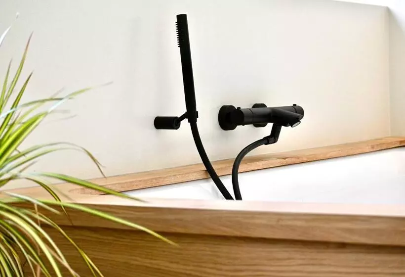 ホテル Van Heeckeren City Centre Jacuzzi Lofts