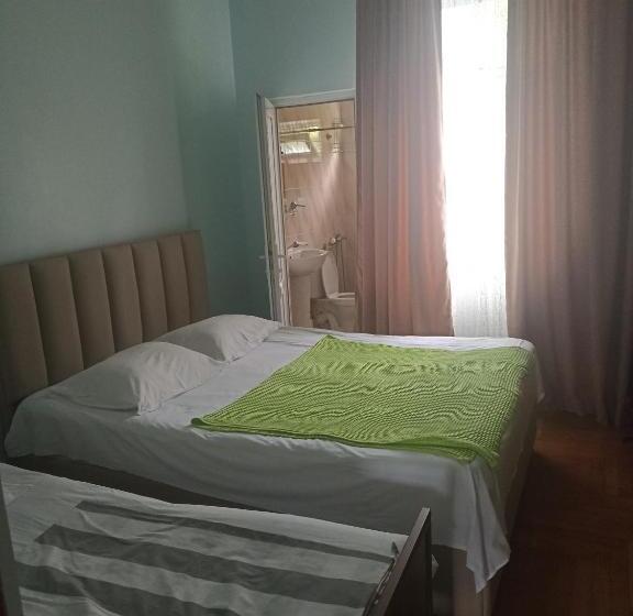 پانسیون Cicis House