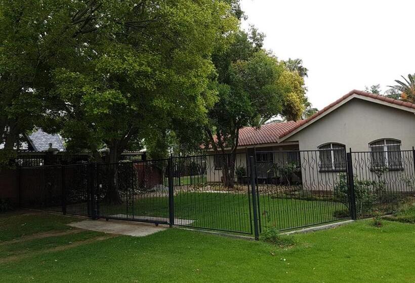 פנסיון Lizzie S