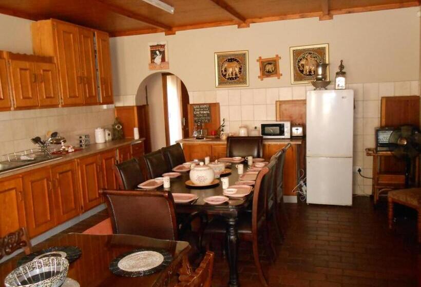 פנסיון Lizzie S