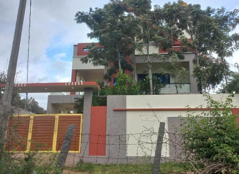 פנסיון Senthil Resort