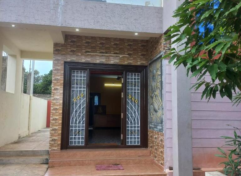 פנסיון Senthil Resort