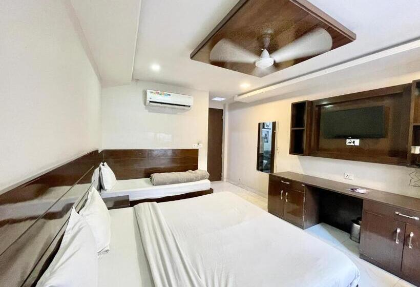 Ray Ban ! Haridwar होटल रे बन ரே பான் ஹோட்டல் Fully Air Conditioned Hotel, Lift Wifi And Parking Ava