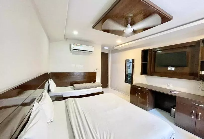 Ray Ban ! Haridwar होटल रे बन ரே பான் ஹோட்டல் Fully Air Conditioned Hotel, Lift Wifi And Parking Ava