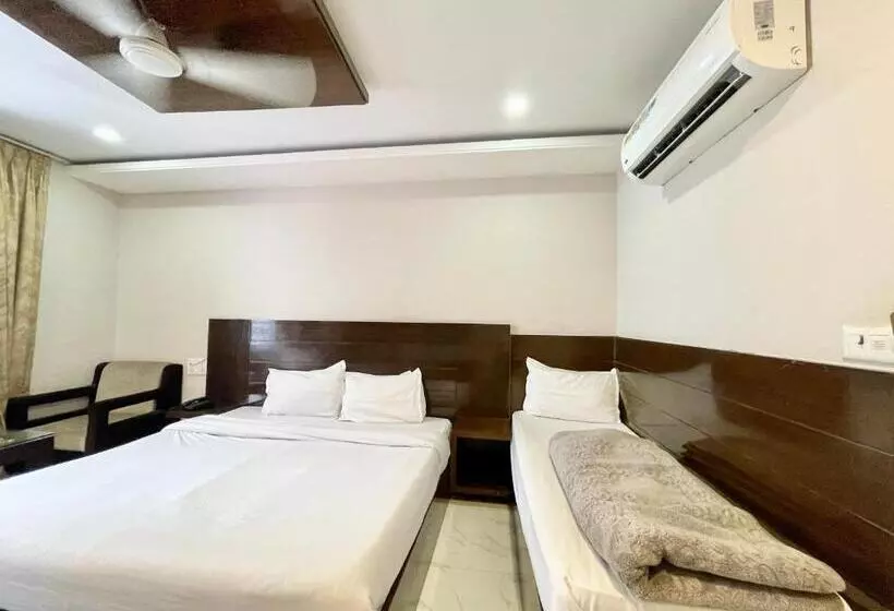 Ray Ban ! Haridwar होटल रे बन ரே பான் ஹோட்டல் Fully Air Conditioned Hotel, Lift Wifi And Parking Ava