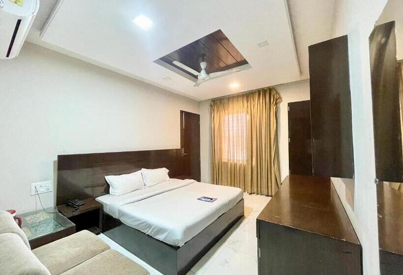 Ray Ban ! Haridwar होटल रे बन ரே பான் ஹோட்டல் Fully Air Conditioned Hotel, Lift Wifi And Parking Ava