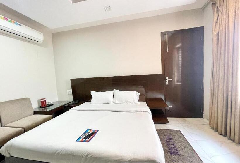 Ray Ban ! Haridwar होटल रे बन ரே பான் ஹோட்டல் Fully Air Conditioned Hotel, Lift Wifi And Parking Ava