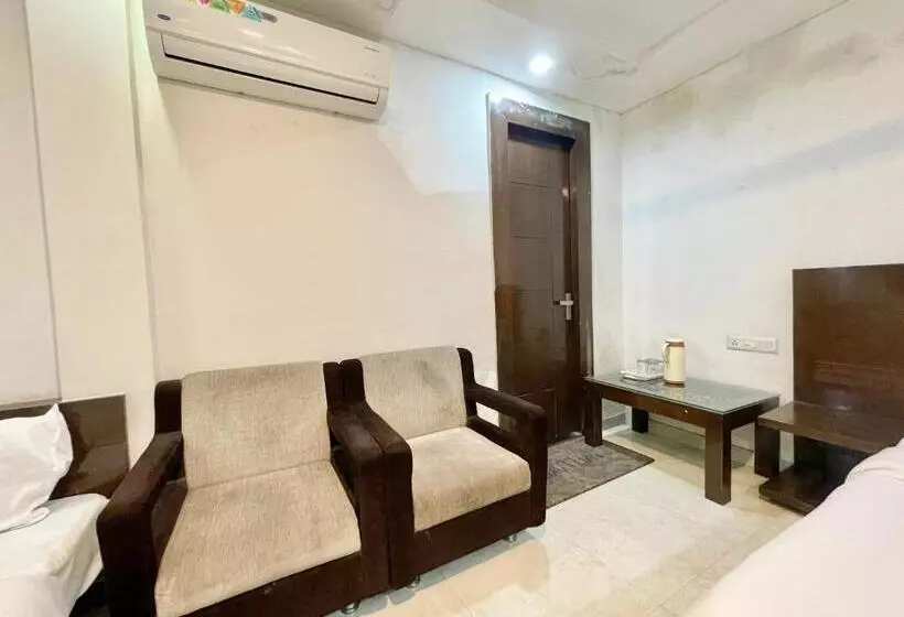 Ray Ban ! Haridwar होटल रे बन ரே பான் ஹோட்டல் Fully Air Conditioned Hotel, Lift Wifi And Parking Ava