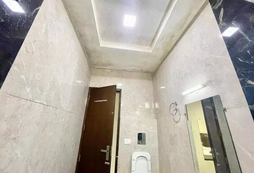 Ray Ban ! Haridwar होटल रे बन ரே பான் ஹோட்டல் Fully Air Conditioned Hotel, Lift Wifi And Parking Ava