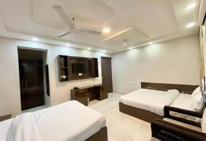 Ray Ban ! Haridwar होटल रे बन ரே பான் ஹோட்டல் Fully Air Conditioned Hotel, Lift Wifi And Parking Ava