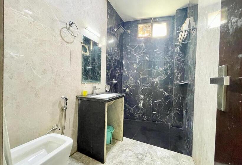 Ray Ban ! Haridwar होटल रे बन ரே பான் ஹோட்டல் Fully Air Conditioned Hotel, Lift Wifi And Parking Ava