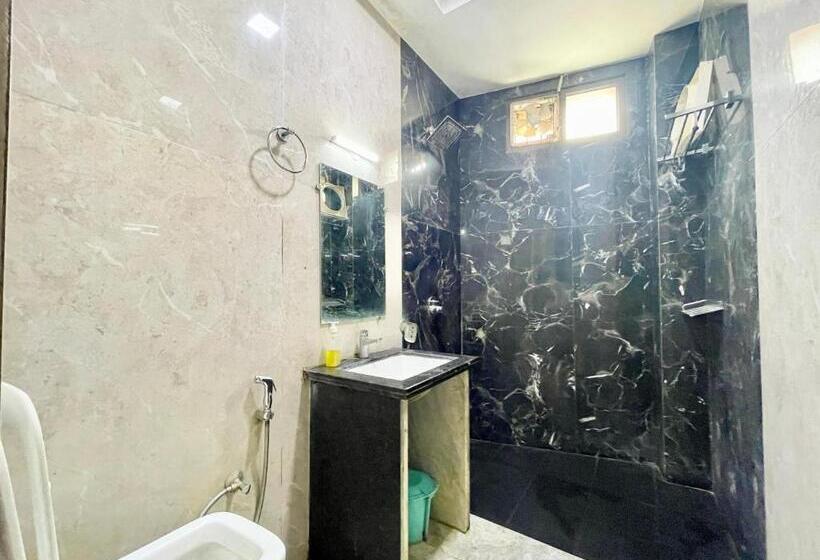 Ray Ban ! Haridwar होटल रे बन ரே பான் ஹோட்டல் Fully Air Conditioned Hotel, Lift Wifi And Parking Ava