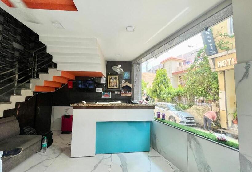 Ray Ban ! Haridwar होटल रे बन ரே பான் ஹோட்டல் Fully Air Conditioned Hotel, Lift Wifi And Parking Ava