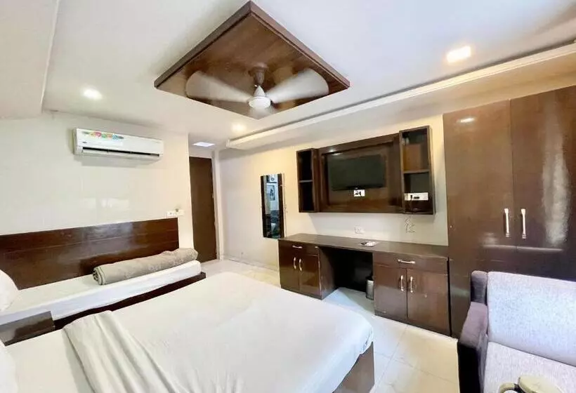 Ray Ban ! Haridwar होटल रे बन ரே பான் ஹோட்டல் Fully Air Conditioned Hotel, Lift Wifi And Parking Ava