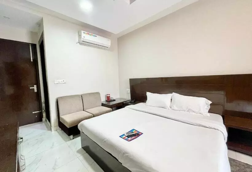 Ray Ban ! Haridwar होटल रे बन ரே பான் ஹோட்டல் Fully Air Conditioned Hotel, Lift Wifi And Parking Ava