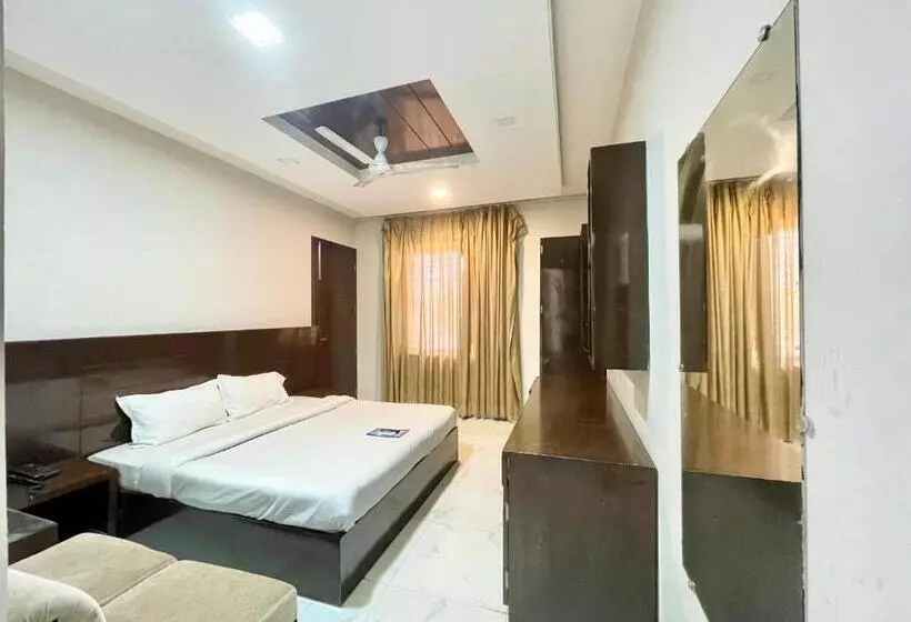 Ray Ban ! Haridwar होटल रे बन ரே பான் ஹோட்டல் Fully Air Conditioned Hotel, Lift Wifi And Parking Ava