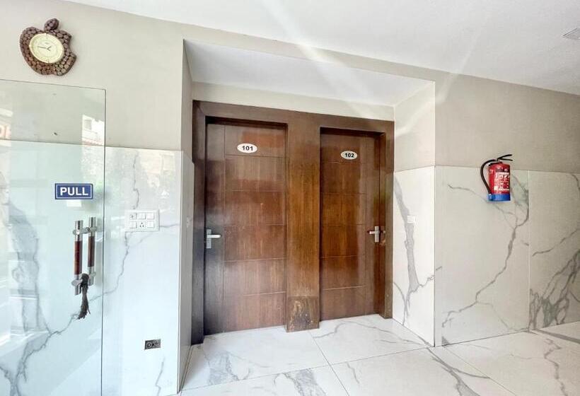 Ray Ban ! Haridwar होटल रे बन ரே பான் ஹோட்டல் Fully Air Conditioned Hotel, Lift Wifi And Parking Ava