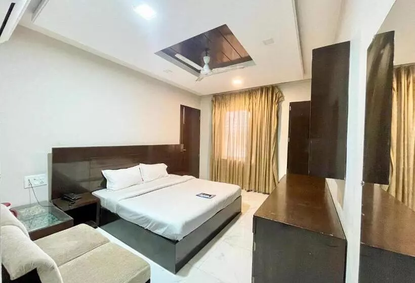 Ray Ban ! Haridwar होटल रे बन ரே பான் ஹோட்டல் Fully Air Conditioned Hotel, Lift Wifi And Parking Ava
